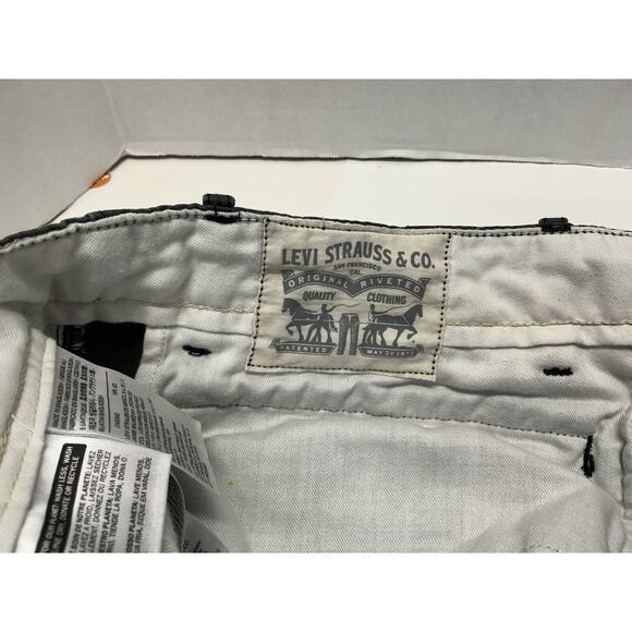 Levi‎ Strauss Men's White Tab Cargo Shorts Dark Gray Flat Front, Size 36 - Picture 7 of 10